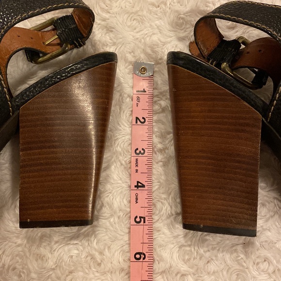 LUCKY BRAND - LIKE NEW 9.5 - Picture 10 of 15